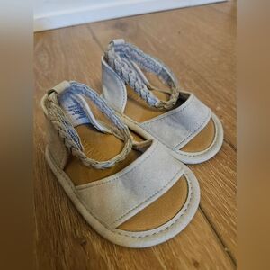 Old Navy Braided Strap Baby Sandals - Light gray Suede 0-3 Months
